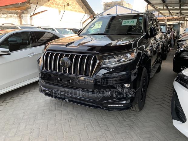 Toyota Land Cruiser Prado 2.8 2021 - Gray, Powerful and Luxurious SUV