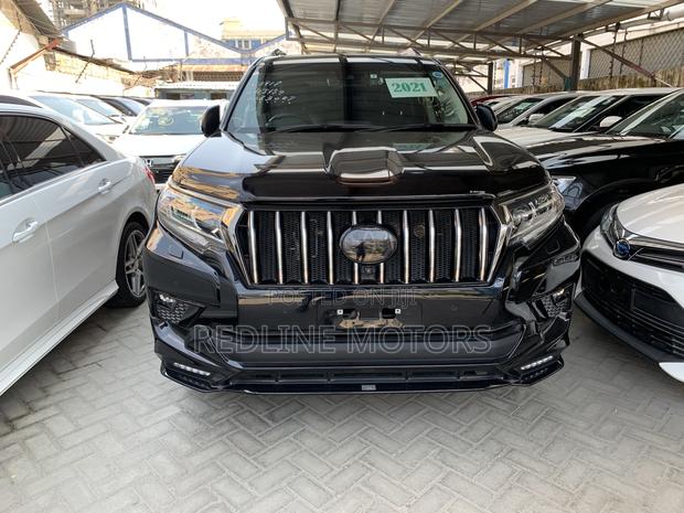 Toyota Land Cruiser Prado 2.8 2021 - Gray, Powerful and Luxurious SUV