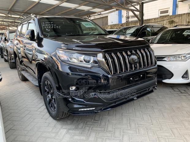 Toyota Land Cruiser Prado 2.8 2021 - Gray, Powerful and Luxurious SUV