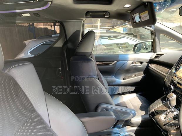 2017 Off-White Toyota Vellfire: Discover Two Outstanding Models