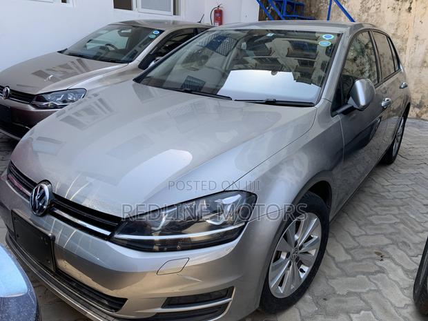 2017 Volkswagen Golf S TSI 4-Door - FWD, Stylish Silver Hatchback