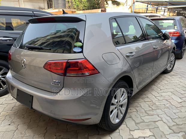 2017 Volkswagen Golf S TSI 4-Door - FWD, Stylish Silver Hatchback