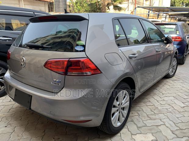 2017 Volkswagen Golf S TSI 4-Door - FWD, Stylish Silver Hatchback