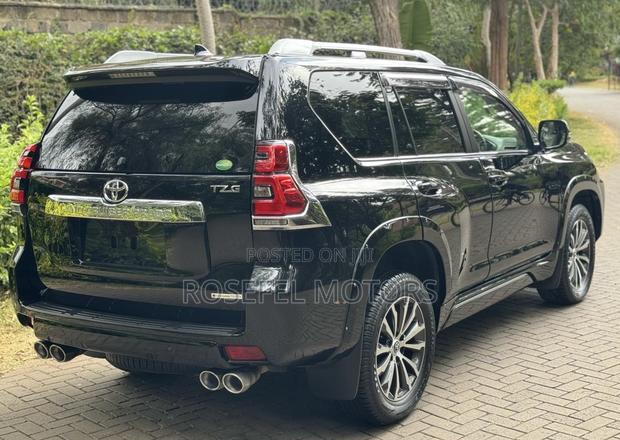 2019 Toyota Land Cruiser Prado - Black Edition