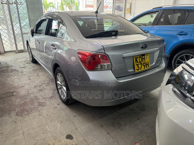 2015 Subaru Impreza Silver - Perfect Blend of Power and Comfort
