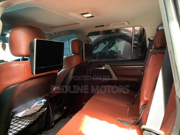 2015 ZX 4.6 V8 Land Cruiser by Toyota: Pre-Owned Off-Roader for Sale