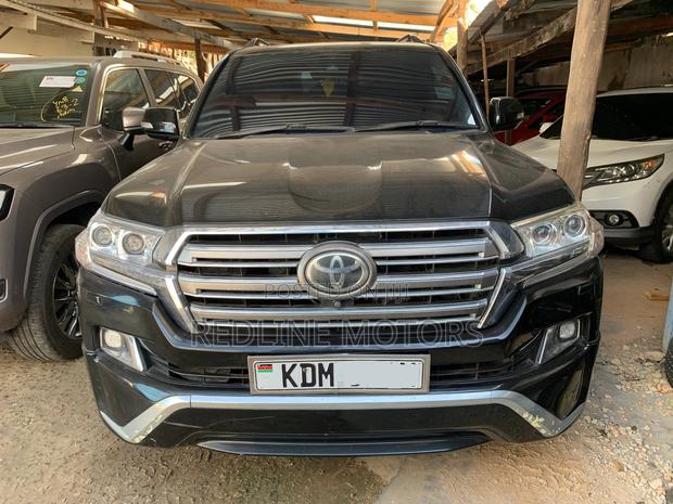 2015 ZX 4.6 V8 Land Cruiser by Toyota: Pre-Owned Off-Roader for Sale