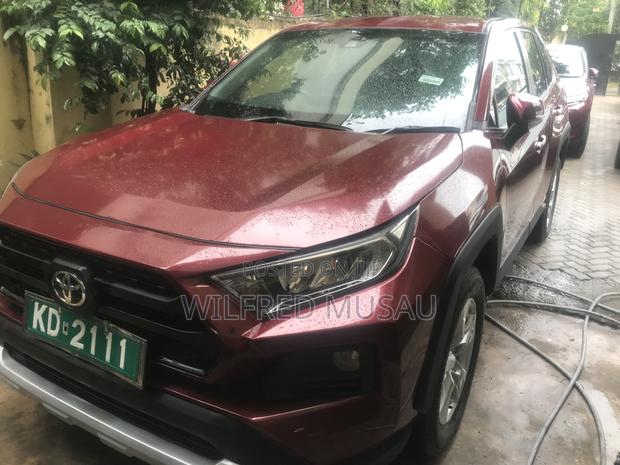 Red Toyota RAV4 2018: Luxury Crossover at Your Doorstep