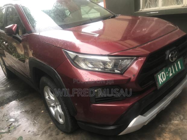 Red Toyota RAV4 2018: Luxury Crossover at Your Doorstep