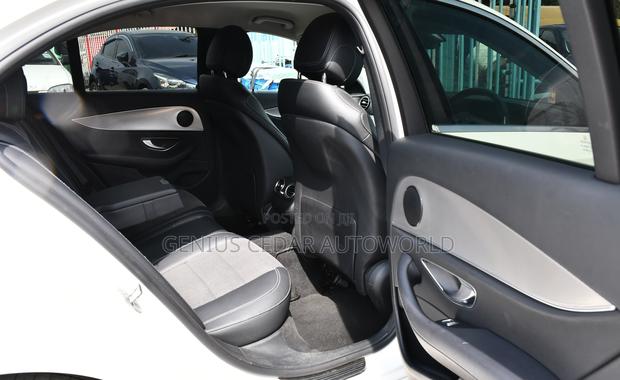 Luxury 2017 Mercedes-Benz 220E in White