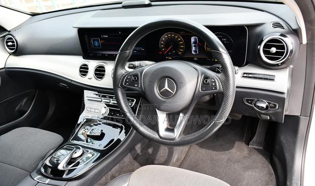 Luxury 2017 Mercedes-Benz 220E in White