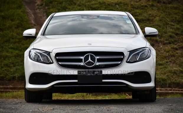 Luxury 2017 Mercedes-Benz 220E in White