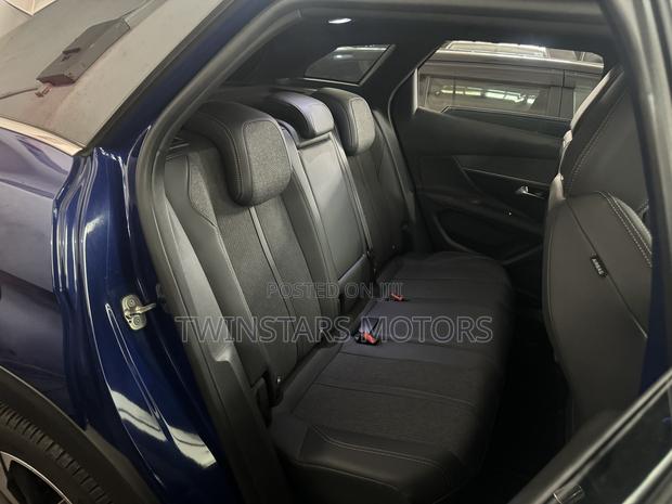 Peugeot 3008 2018 Blue: Fuel-Efficient Compact SUV