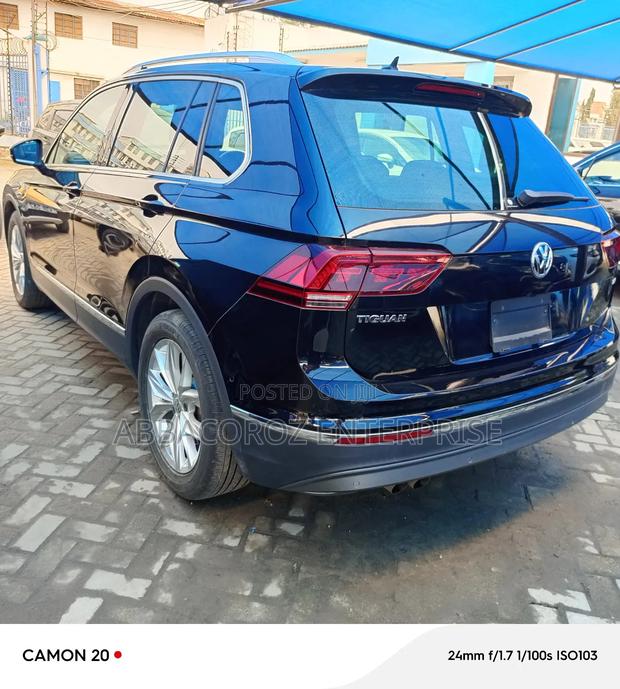 2018 Volkswagen Tiguan 2.0T SEL R-Line - Black