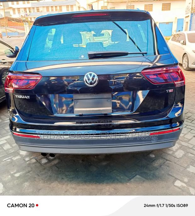 2018 Volkswagen Tiguan 2.0T SEL R-Line - Black