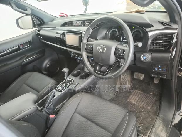 Toyota Hilux 2019 Black