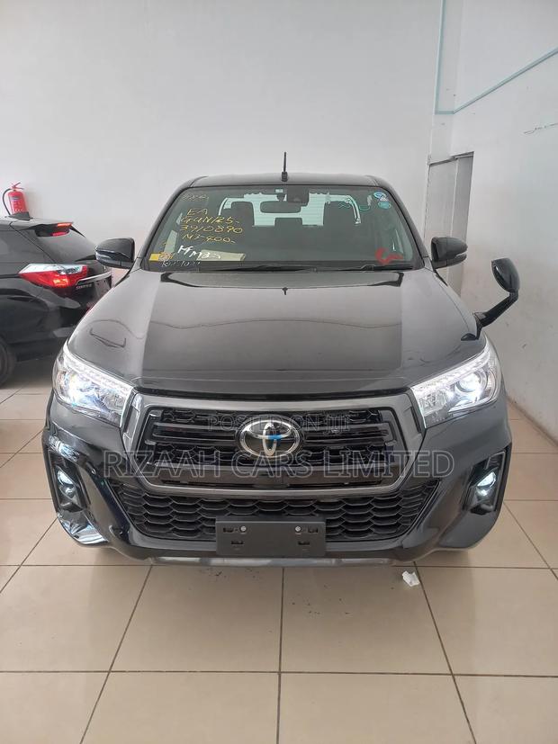 Toyota Hilux 2019 Black