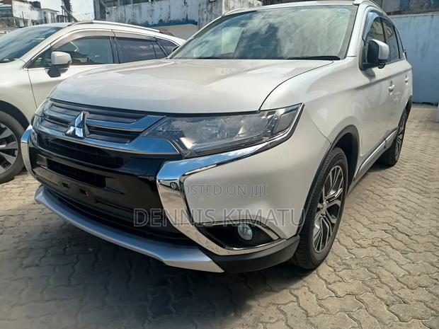 Mitsubishi Outlander 2017 White