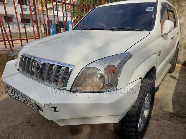 2011 Toyota Land Cruiser Prado 2.7 i White - Used Luxury SUV for Sale