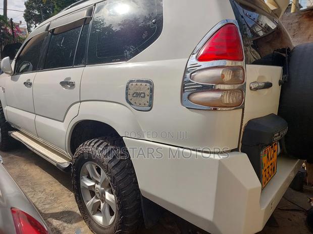 2011 Toyota Land Cruiser Prado 2.7 i White - Used Luxury SUV for Sale