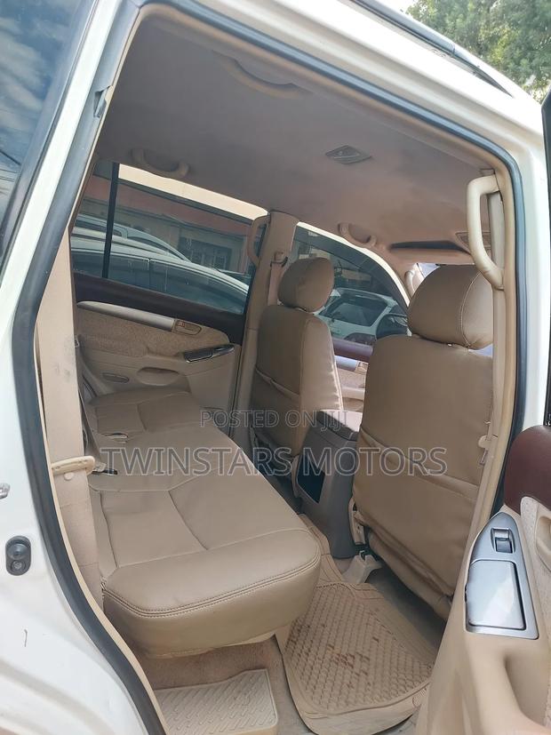 2011 Toyota Land Cruiser Prado 2.7 i White - Used Luxury SUV for Sale