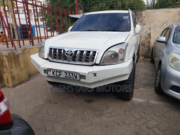 2011 Toyota Land Cruiser Prado 2.7 i White - Used Luxury SUV for Sale