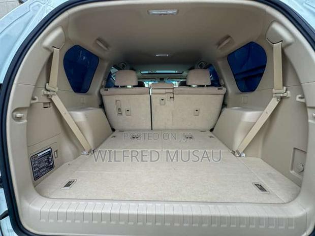 '2017 Prado 2.8 - White Toyota Land Cruiser'