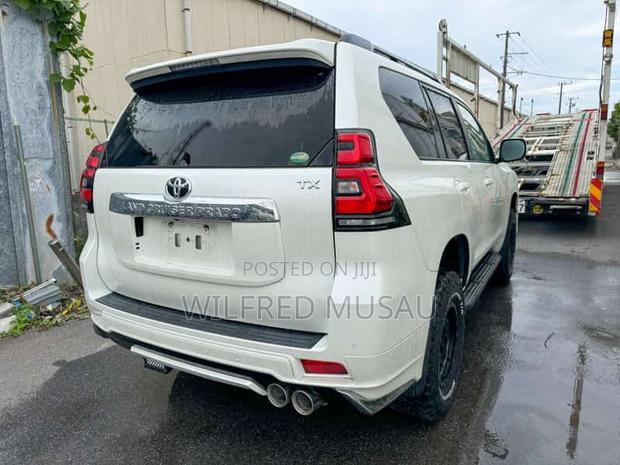 '2017 Prado 2.8 - White Toyota Land Cruiser'