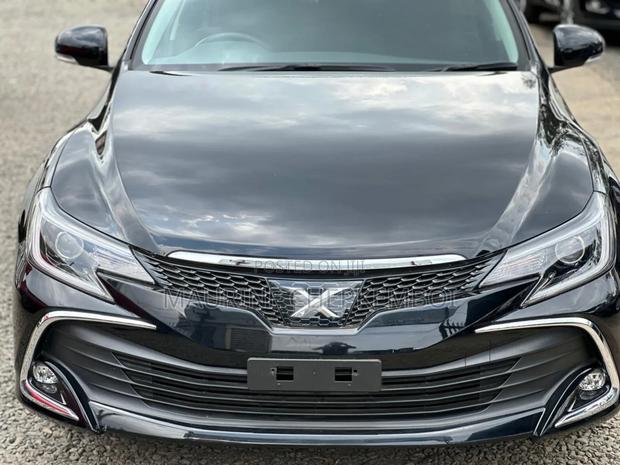 2017 Toyota Mark X 2.5 RWD - Premium Black Sedan