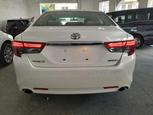 2017 Toyota Mark X 2.5 RWD Pearl - Astonishing Luxury Sedan