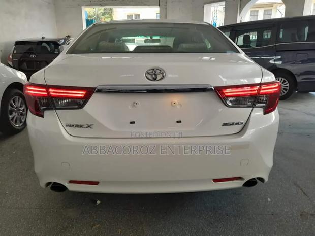 2017 Toyota Mark X 2.5 RWD Pearl - Astonishing Luxury Sedan