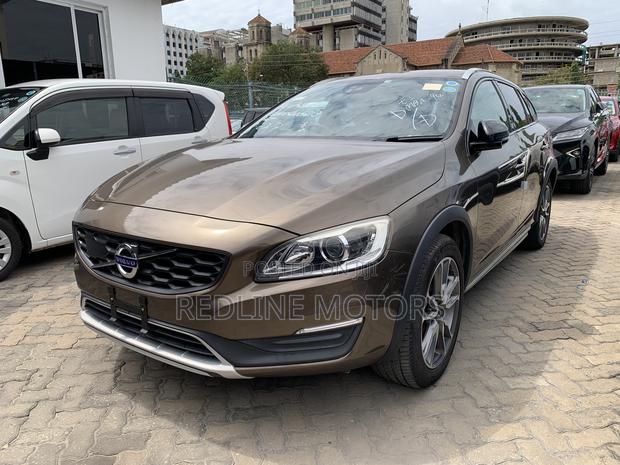 2017 Brown Volvo V60 - Sophisticated Wagon with Power
