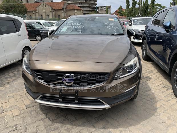 2017 Brown Volvo V60 - Sophisticated Wagon with Power
