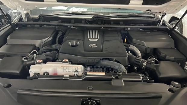 Luxury Off-White Lexus LX 2023: Explore in Style