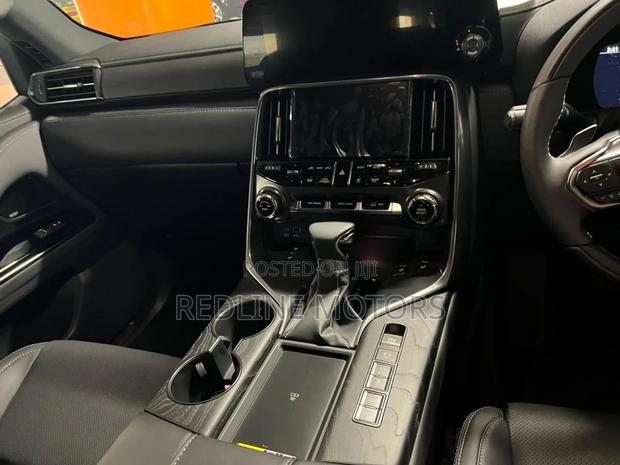 Luxury Off-White Lexus LX 2023: Explore in Style