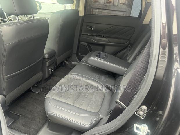 Mitsubishi Outlander PHEV 2018 AWD - Black Edition