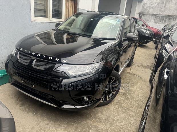 Mitsubishi Outlander PHEV 2018 AWD - Black Edition