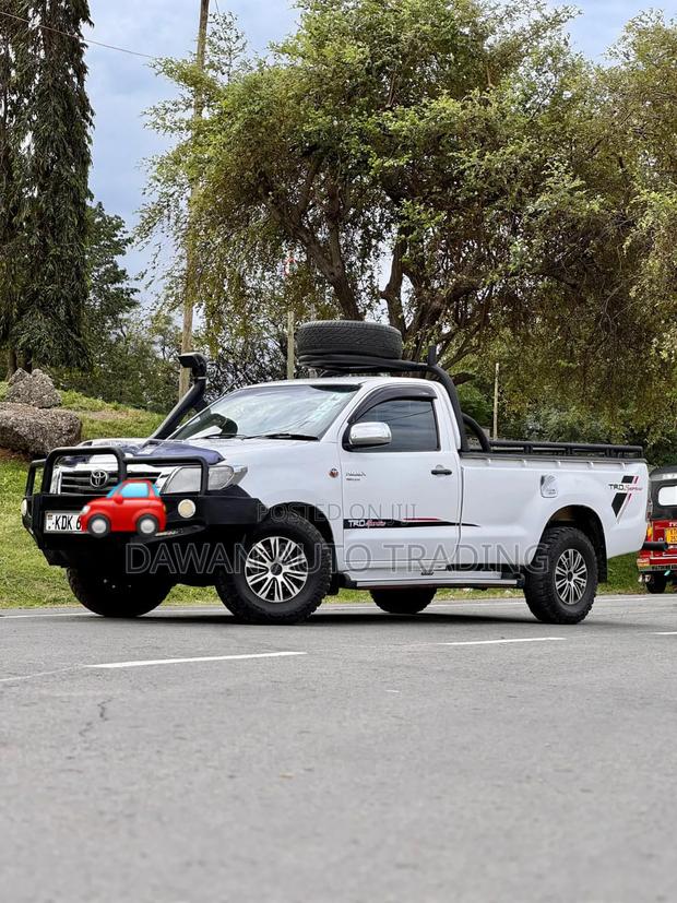 2015 Toyota Hilux in White - Efficient and Robust
