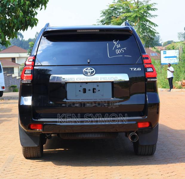 2019 Toyota Land Cruiser Prado 2.8D Black - Off-Road Edition