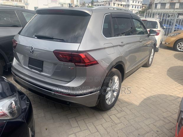 Gray 2.0T Volkswagen Tiguan Sport AWD 4MOTION (2017 Model)