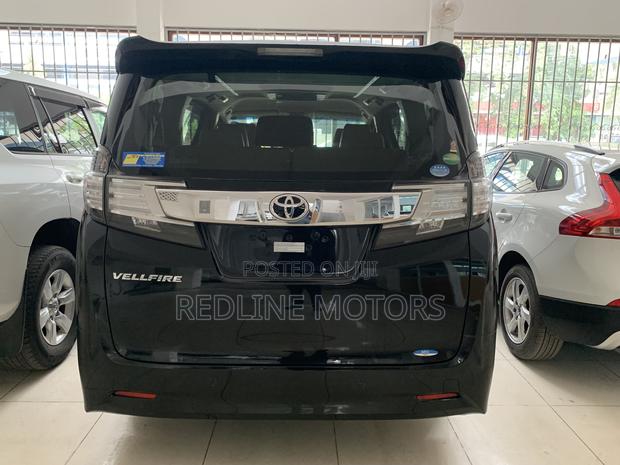 Matt Black Toyota Vellfire 2017 - Unparalleled Style and Comfort