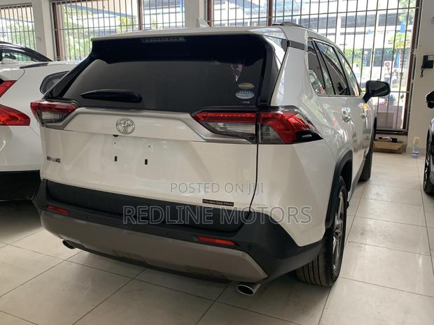 Off-White 2019 Toyota RAV4 Limited FWD - Pristine SUV for Sale