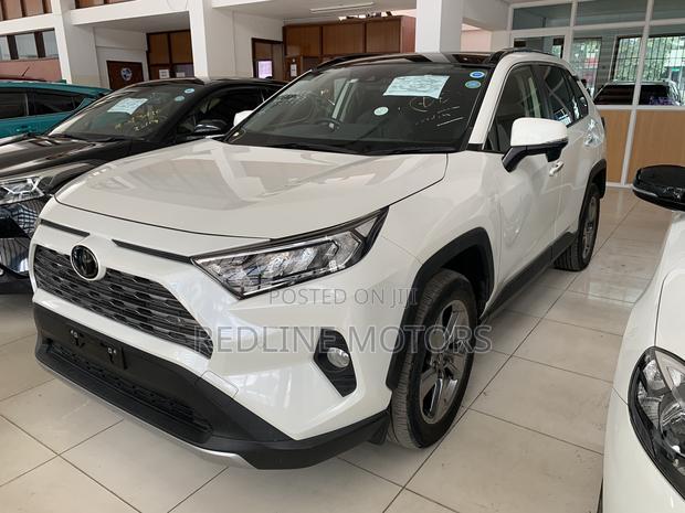 Off-White 2019 Toyota RAV4 Limited FWD - Pristine SUV for Sale