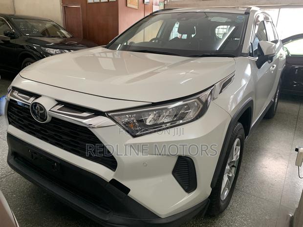 2019 Toyota RAV4 LE FWD - Pristine White Used