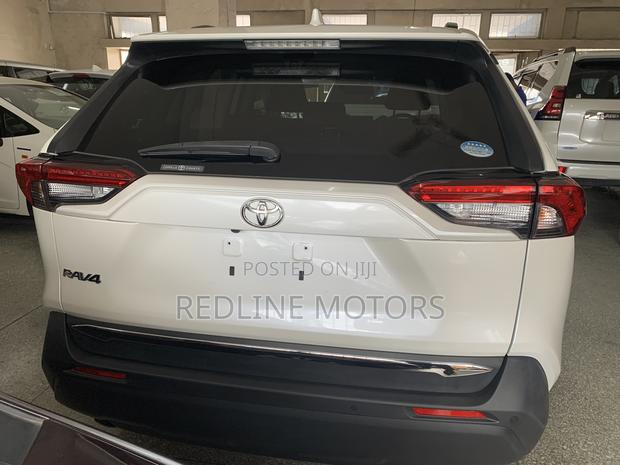 2019 Toyota RAV4 LE FWD - Pristine White Used