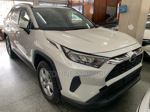 2019 Toyota RAV4 LE FWD - Pristine White Used