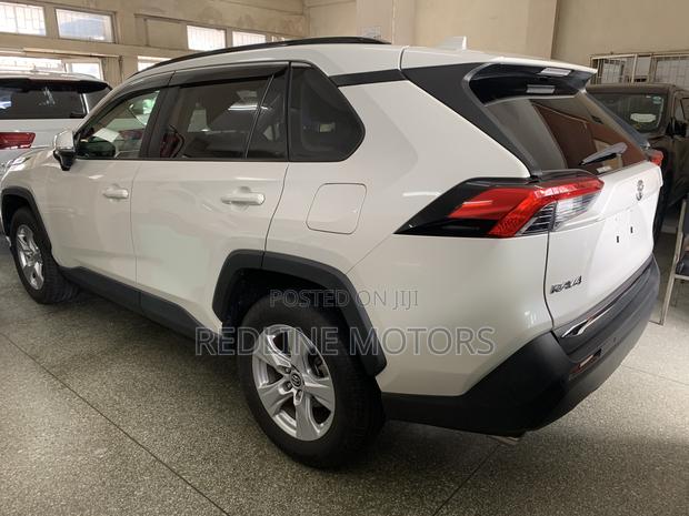 2019 Toyota RAV4 LE FWD - Pristine White Used