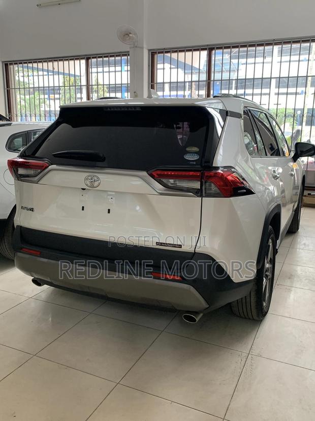 Off-White 2019 Toyota RAV4 Limited FWD - Pristine SUV for Sale