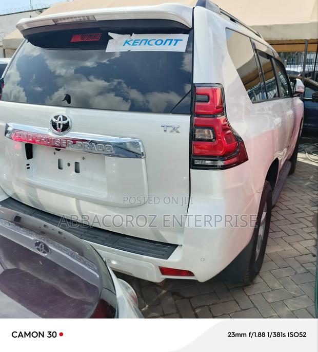 2017 Prado 2.7 Toyota Land Cruiser White - Quality Pre-Owned