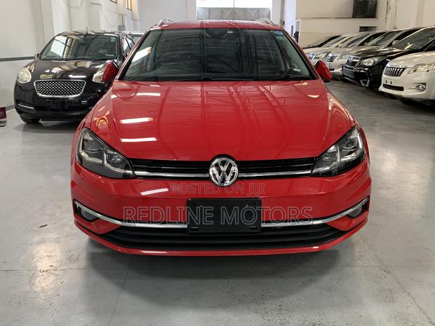 Volkswagen Golf Variant 2017 Red: Power and Practicality